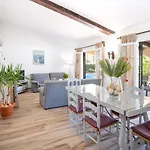 Villa Iris